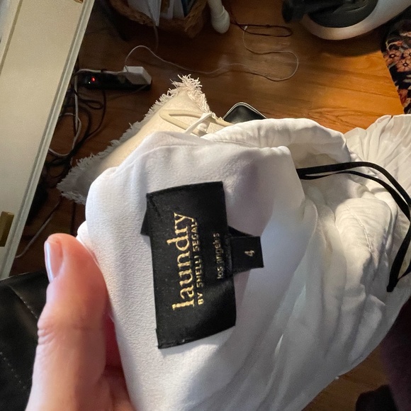 Gown - Picture 5 of 9